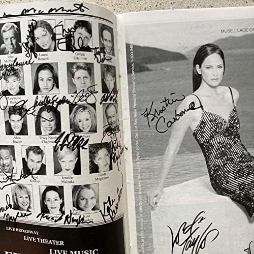 Ванеса Вилијамс и најголемиот дел од актерската екипа потпишаа Плејбил од мјузиклот Стивен Сондхајм во шумата