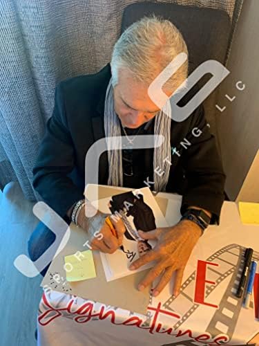 Тони Денисон автограмираше потпишана испишана 8x10 фотографија поблиску сведок на ЈСА