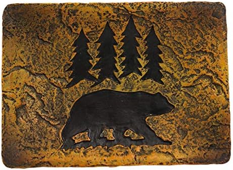 Еброс диви животни рустикална црна мечка роаминг борови дрвја шумски силуета бања акцент смола фигура додатоци западна земја кабина