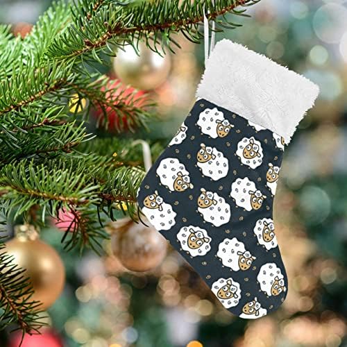 Jhkku слатки овци мини Божиќно порибување, 4 пакувања 7,8 инчи мали Божиќни чорапи со кадифен бел манжетни украси за новогодишни украси