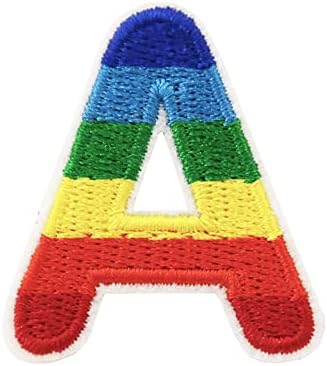 Симпатична геј лезбејска гордост англиска азбука букви со знаме на виножито ЛГБТ везено железо на лепенка на лепенка