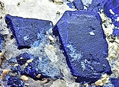 554 грам убав прекинат лазурит кристал на матрицата од Бадакшан АФГ