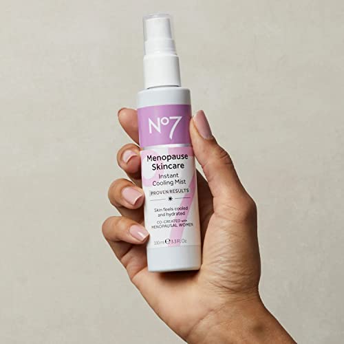 No7 Менопауза пакет за нега на кожата - вклучува крем за заштита и хидрат, магла за инстант ладење, фирма и светло концентрат