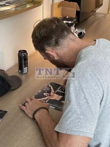 Тимоти Тачер ја потпиша WWE NXT Fight Pit 8x10 Photo 1 - Фотографии за автограми во борење