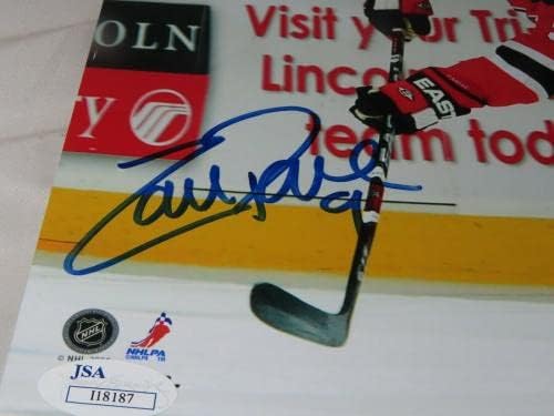 Зак Париз потпиша Newу Jerseyерси Devаволи 8x10 Фото автограмираше JSA COA 1A - Автограмирани фотографии од NHL